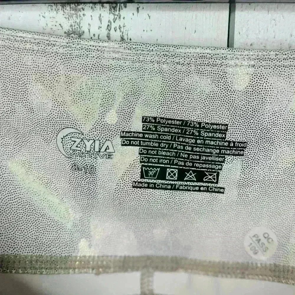 NWOT- ZYIA Silver Camo Metallic Pocket Light n Tight Hi-Rise Capri 20" Leggings - Picture 11 of 11